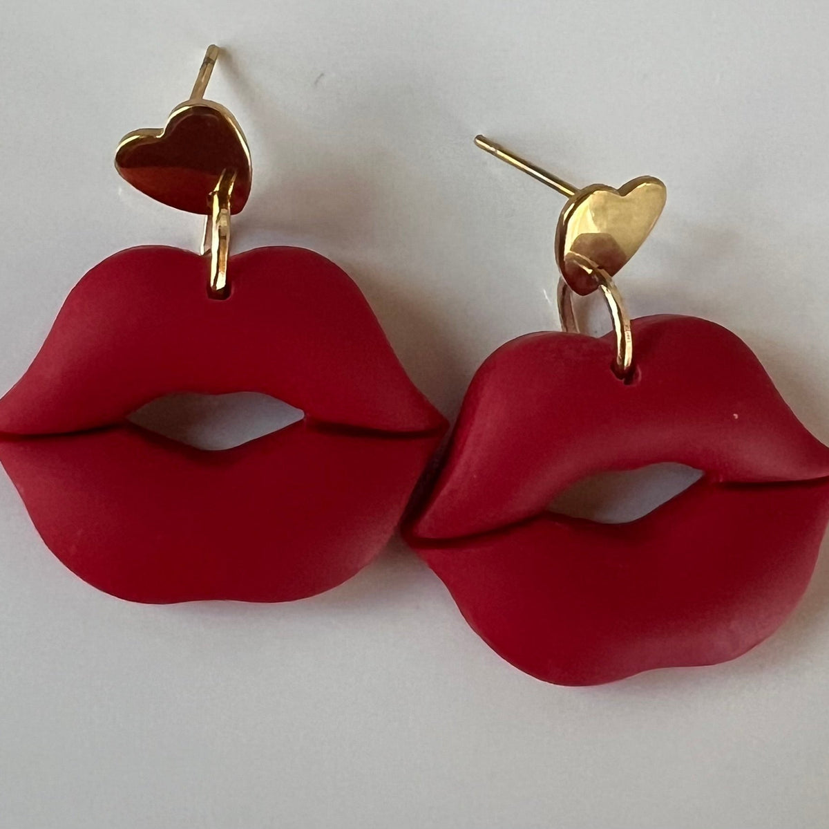 Red Lips - Puffy (heart stud)