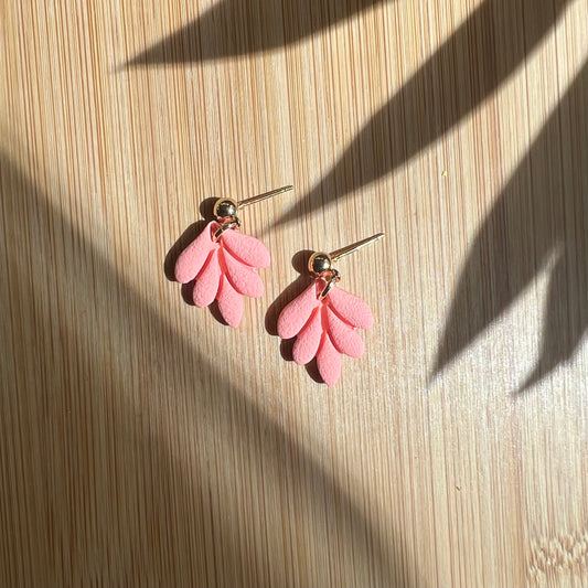 Peachy Leaves
