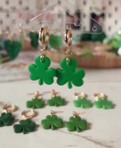 Small Clover Huggies